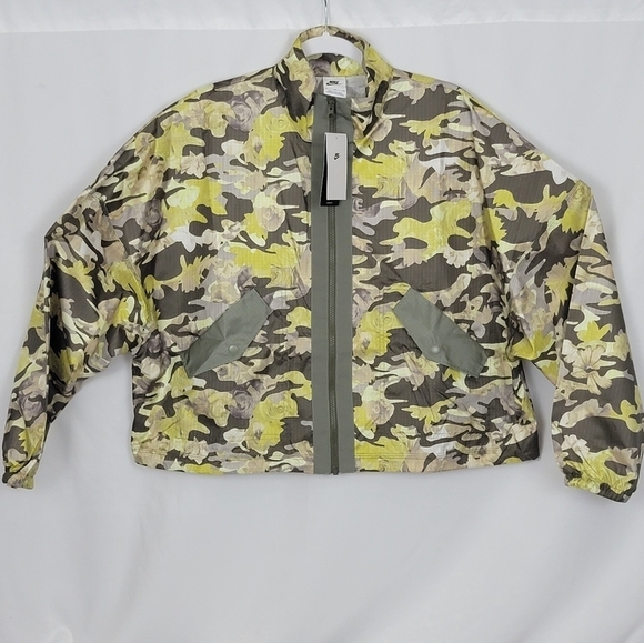 Nike Women's Crop Top Jacket Size Med Camo Khaki F/Z Lightweight Oversized Fit - Picture 1 of 9